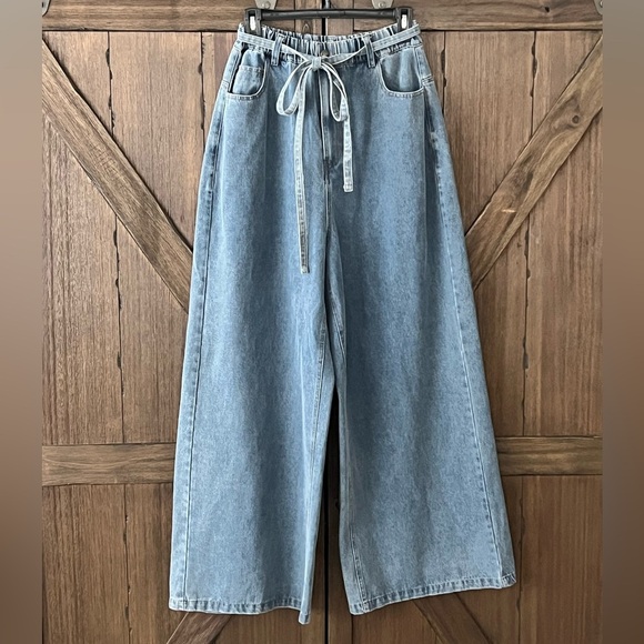 Free Market by Flying Tomato High Waist Wide Leg Denim Oversized Size Small NWT - Picture 1 of 9